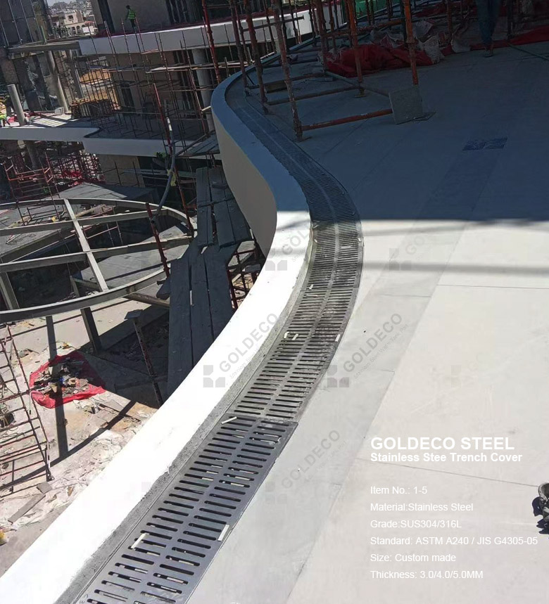 Custom radius curved stainless steel drain grating curved profile hotel terrace trench cover